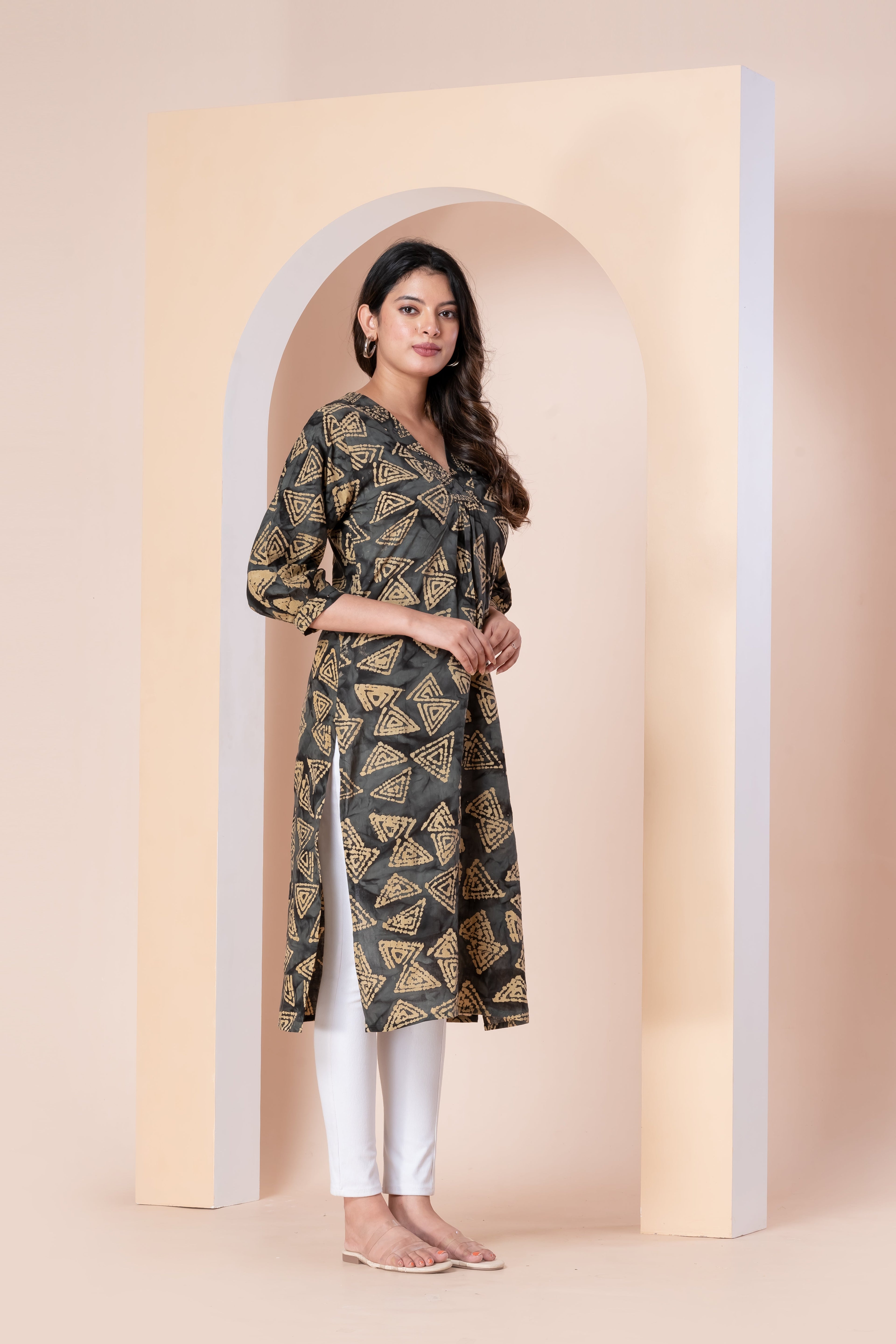 Charcoal Grey Geometric Printed Kurta – Minimal